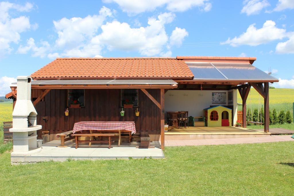 Penzion Usmev Arnutovce Bagian luar foto